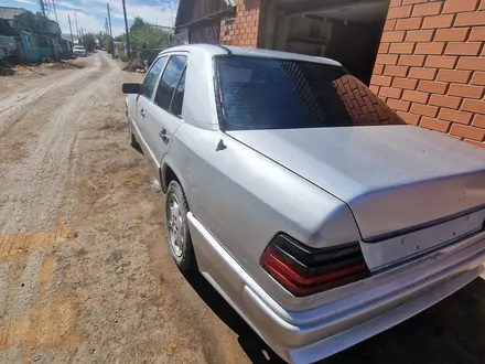 Mercedes-Benz E 230 1990 года за 1 000 000 тг. в Караганда – фото 4