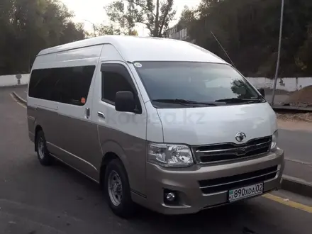 Микроавтобусы Hiace, Viano, Sprinter VIP в Алматы – фото 11