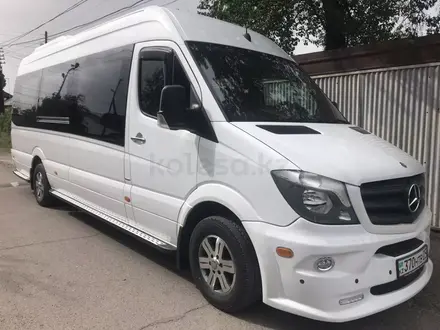 Микроавтобусы Hiace, Viano, Sprinter VIP в Алматы – фото 25