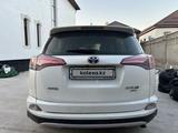 Toyota RAV4 2016 годаүшін10 000 000 тг. в Шымкент