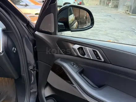 BMW X5 2019 года за 25 500 000 тг. в Алматы – фото 13