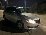 Skoda Fabia 2012 года за 2 800 000 тг. в Атырау – фото 4