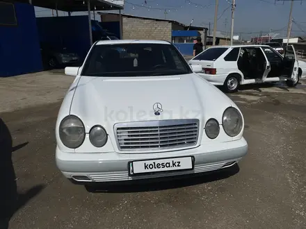 Mercedes-Benz E 200 1997 года за 2 200 000 тг. в Алматы – фото 2