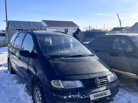 Volkswagen Sharan 1995 года за 750 000 тг. в Актобе – фото 4