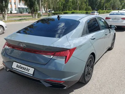 Hyundai Elantra 2022 года за 10 200 000 тг. в Уральск – фото 3