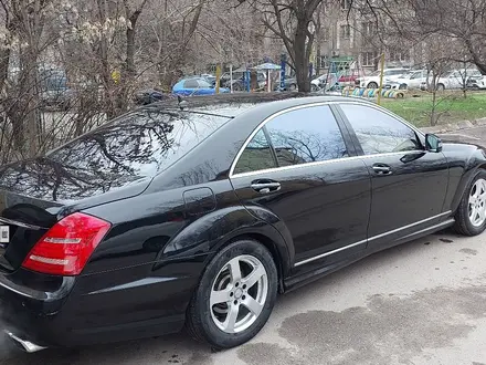 Mercedes-Benz S 550 2006 года за 7 000 000 тг. в Алматы – фото 2