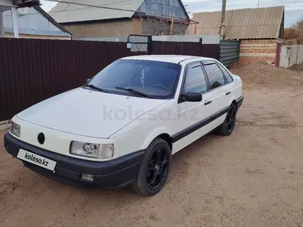 Volkswagen Passat 1991 года за 1 900 000 тг. в Уральск – фото 2