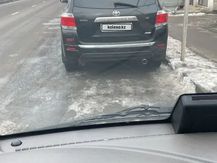 Toyota Highlander 2013 года за 11 000 000 тг. в Алматы – фото 9