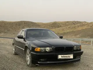 BMW 728
