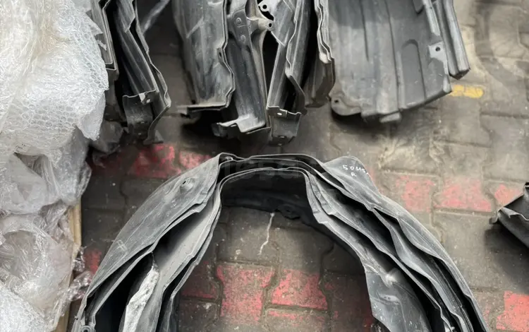 Подкрыльник за 15 000 тг. в Алматы