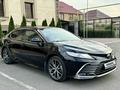 Toyota Camry 2021 года за 18 000 000 тг. в Алматы – фото 4