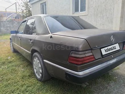 Mercedes-Benz E 260 1990 года за 1 100 000 тг. в Есик – фото 3