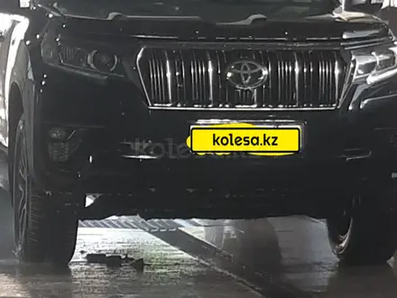 Toyota Land Cruiser Prado 2022 года за 27 600 000 тг. в Актобе