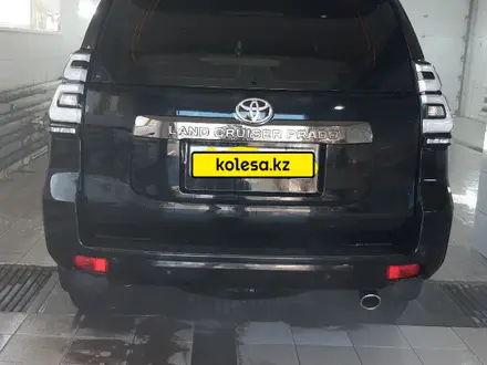 Toyota Land Cruiser Prado 2022 года за 27 600 000 тг. в Актобе – фото 2