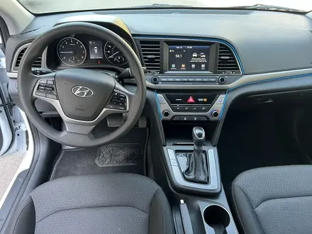 Hyundai Elantra 2018 года за 8 000 000 тг. в Алматы – фото 10