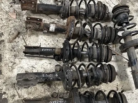 АМОРТИЗАТОР НА OPEL за 2 990 тг. в Шымкент