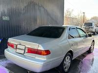 Toyota Camry 2001 годаүшін3 500 000 тг. в Алматы