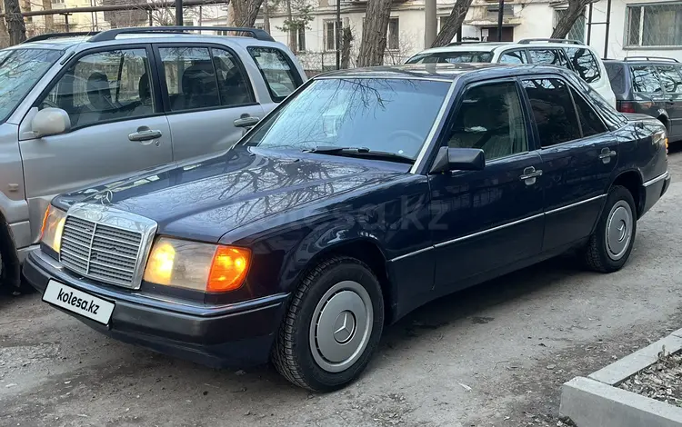 Mercedes-Benz E 260 1993 годаүшін1 550 000 тг. в Караганда