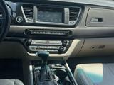 Kia Carnival 2017 годаүшін14 000 000 тг. в Шымкент – фото 5