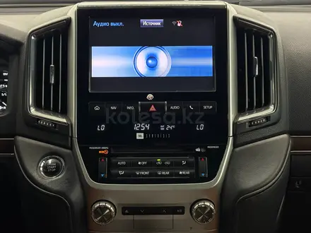 Toyota Land Cruiser Luxe 2017 года за 31 500 000 тг. в Астана – фото 16