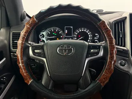 Toyota Land Cruiser Luxe 2017 года за 31 500 000 тг. в Астана – фото 14