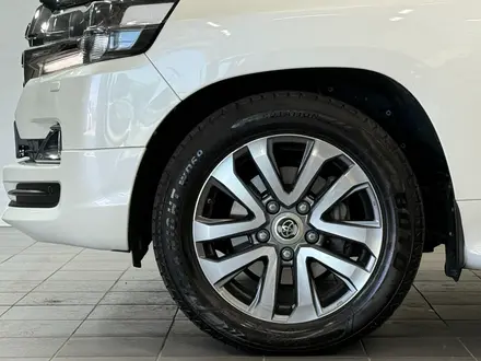 Toyota Land Cruiser Luxe 2017 года за 31 500 000 тг. в Астана – фото 17