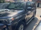 Пороги-подножки для TOYOTA 4RUNNER N285 кузов, оригинал за 140 000 тг. в Тараз