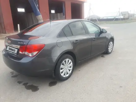 Chevrolet Cruze 2012 года за 3 500 000 тг. в Атырау – фото 20