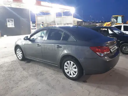 Chevrolet Cruze 2012 года за 3 500 000 тг. в Атырау – фото 8