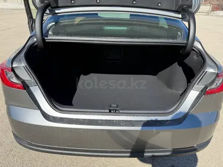 Toyota Camry Luxe 2026 года за 23 190 000 тг. в Актобе – фото 16