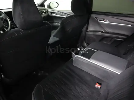 Toyota Camry Luxe 2025 года за 22 620 000 тг. в Астана – фото 16