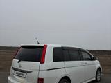 Toyota Isis 2008 года за 3 400 000 тг. в Атырау – фото 3