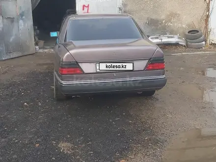 Mercedes-Benz E 230 1991 года за 1 500 000 тг. в Караганда – фото 4