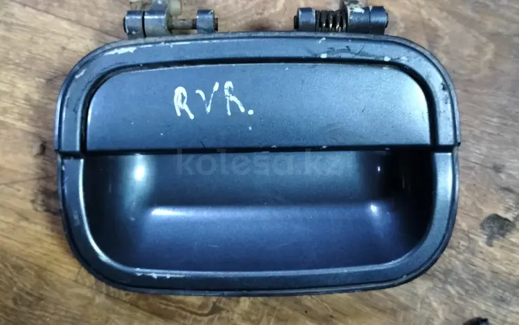 Ручка двери задняя левая MB676137 за 5 000 тг. в Астана