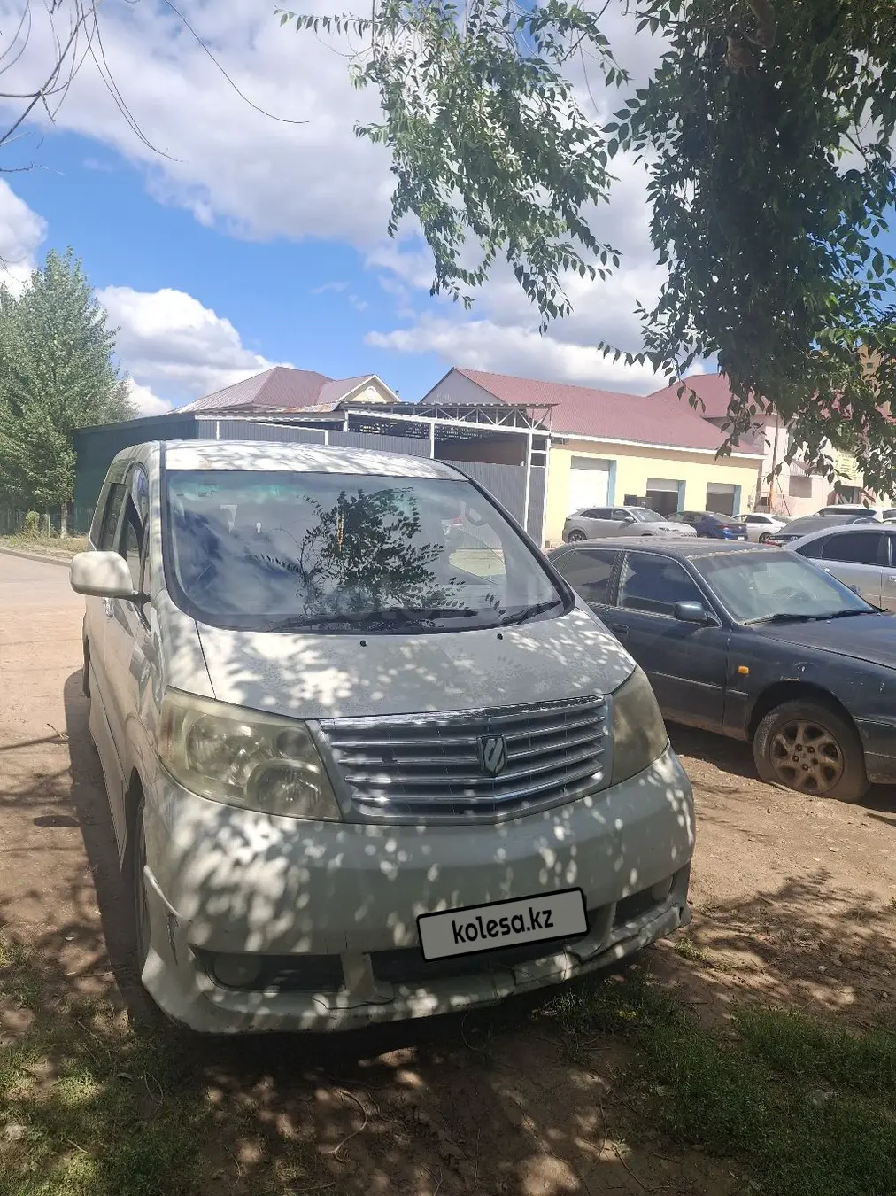 Toyota Alphard, 2004