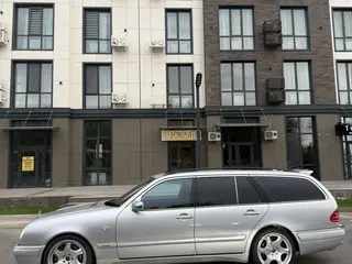Mercedes-Benz E 55 AMG