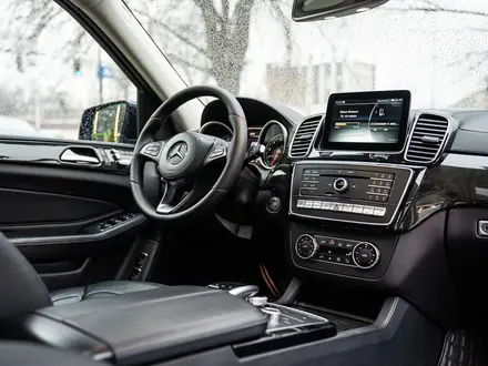 Mercedes-Benz GLS 400 2016 года за 33 000 000 тг. в Алматы – фото 11