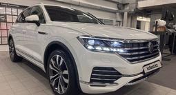 Volkswagen Touareg 2022 года за 31 800 000 тг. в Алматы