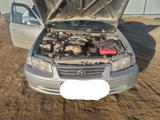 Toyota Camry 2001 года за 2 500 000 тг. в Кульсары – фото 5