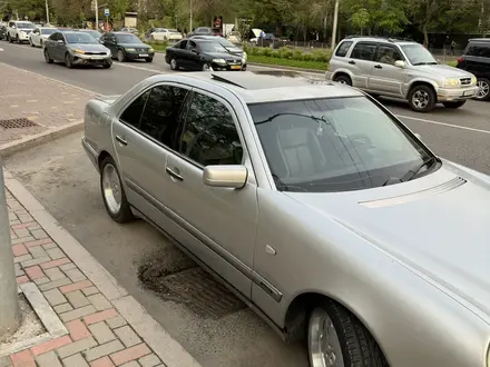 Mercedes-Benz E 280 1996 годаүшін3 100 000 тг. в Алматы – фото 2