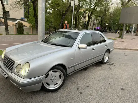 Mercedes-Benz E 280 1996 годаүшін3 100 000 тг. в Алматы