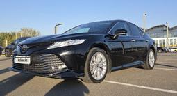Toyota Camry 2020 года за 14 200 000 тг. в Астана