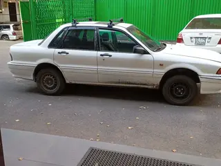 Mitsubishi Galant