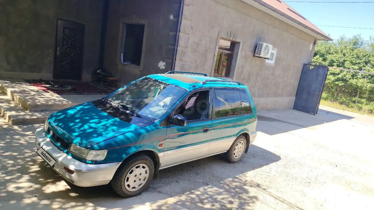 Mitsubishi Space Runner, 1992