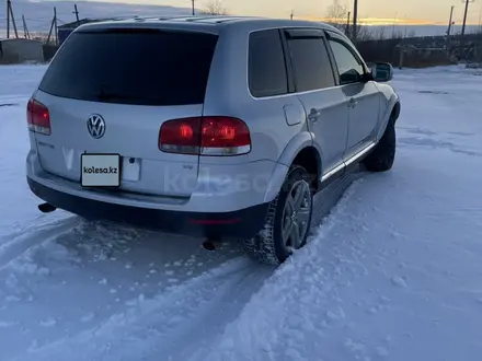 Volkswagen Touareg 2004 года за 4 650 000 тг. в Петропавловск – фото 7