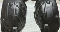 Задний пластиковый подкрылок на Toyota Camry 50, 55 за 12 000 тг. в Астана – фото 3