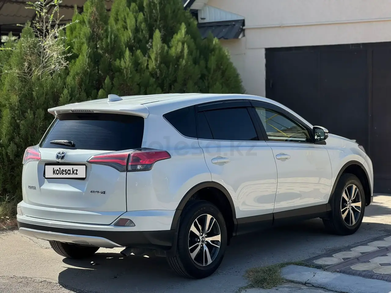 Toyota RAV4, 2016