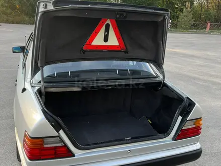 Mercedes-Benz E 230 1991 года за 1 600 000 тг. в Алматы – фото 6