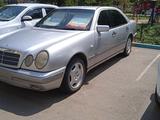 Mercedes-Benz E 200 1997 года за 3 200 000 тг. в Аркалык