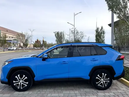 Toyota RAV4 2019 года за 13 300 000 тг. в Актобе – фото 3